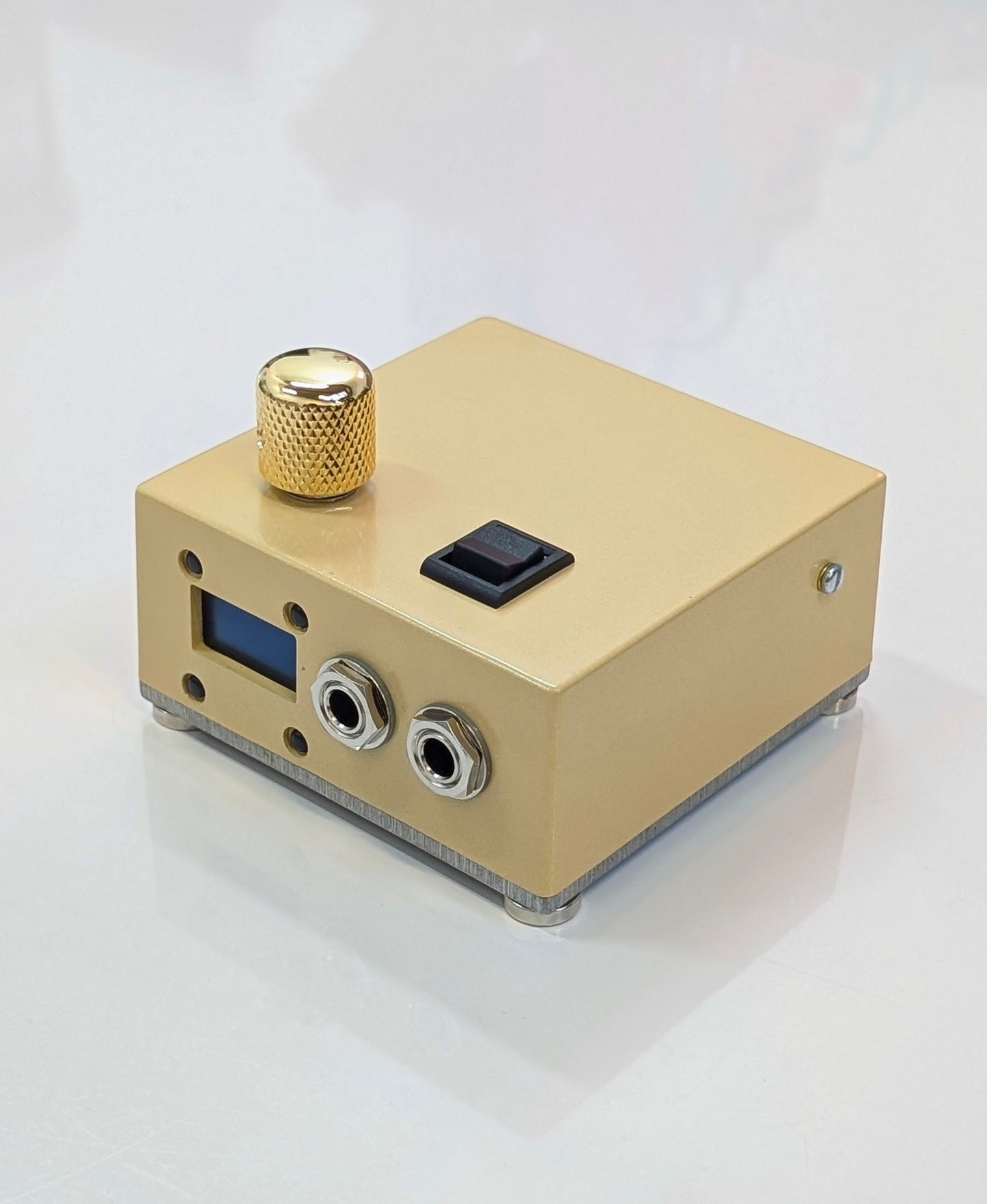 Freedom Electric Power Supply (Creme de la Beige)